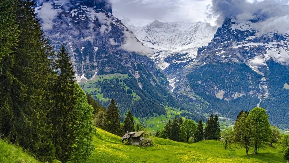 Solang Valley Near Manali: What to Actually Do, Ropeway vs Paragliding, and When to Go